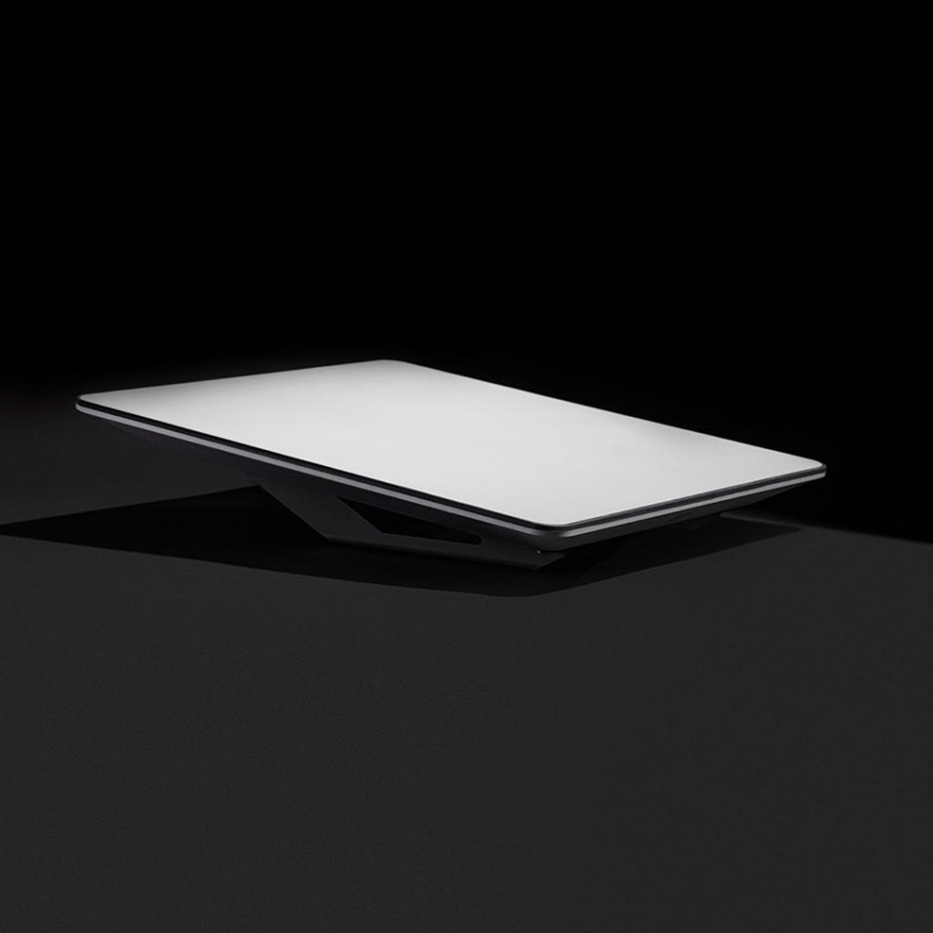 Flat High-Performance Starlink Kit With Wedge Mount