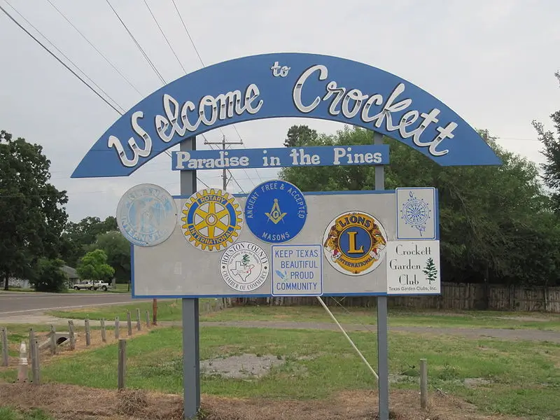 Starlink Installation in Crockett, Texas: Bringing High-Speed Internet to Rural Areas